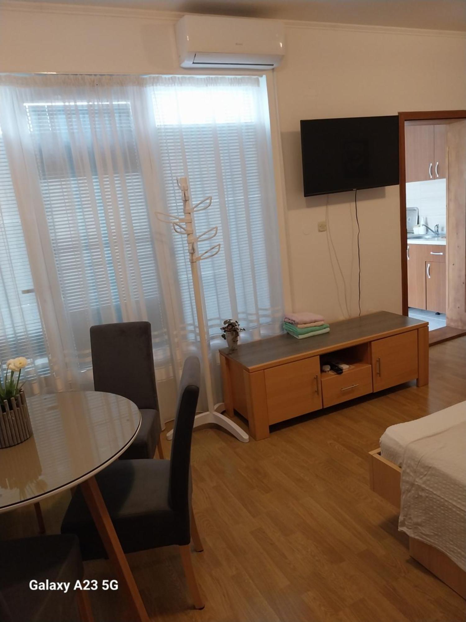 Apartmani Liberan Neum Cameră foto